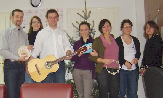 Dezember 2009: Vlatko Malbasic, Melanie Knarr, Uli Iberer, Ivana Kaser, Julia Donhauser, Martina Bayer, Angela Donhauser (mit Stationen und Begegnungen in Velika Kladusa, Banja Luka, Prijedor, Novi Travnik)