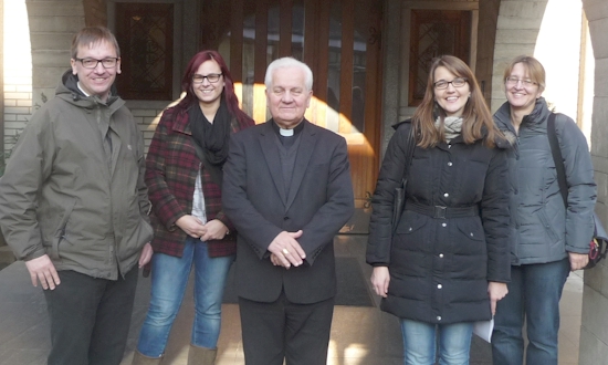 Dezember 2013: Uli Iberer, Julia Donhauser, Bischof Franjo Komarica, Melanie Knarr, Angela Donhauser (mit Stationen und Begegnungen in Velika Kladusa, Banja Luka, Prijedor, Ljubia, Ravska, Zagreb)