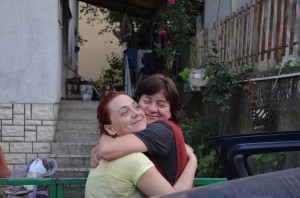 Überschwemmung 2014 - Ivana freut sich mit ihrer Mutter