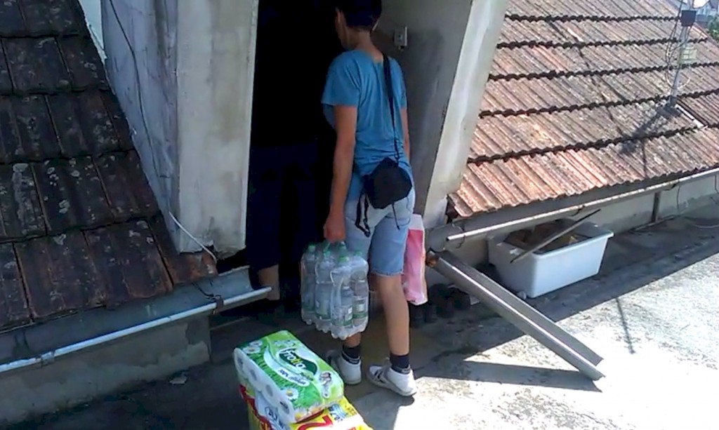 Hilfsfahrt Juni 2014 - Übergabe der Hilfsgüter direkt bei den betroffenen Familien