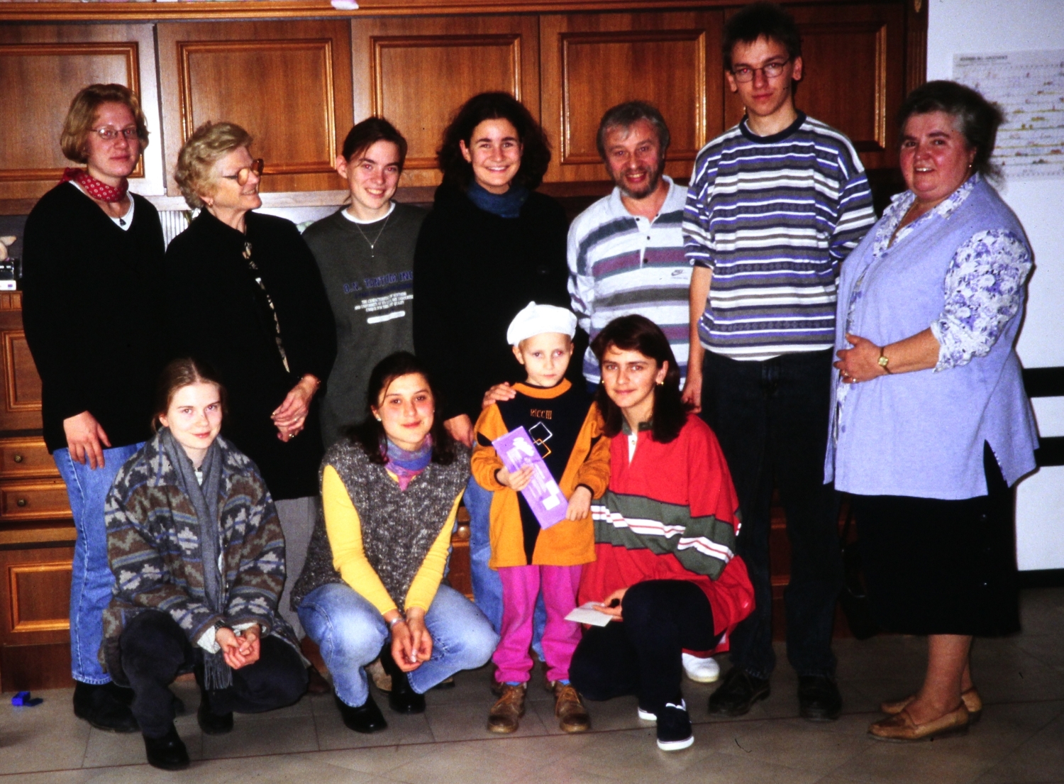 Oktober 1996: Manuela Trummer, Maria Lehner, Cornelia Winkler, Elisabeth Morgenschweis, Gabi Wendl, Hans Karl, Uli Iberer (mit Stationen in Zabreb, Slavonski Brod, Domaljevac)