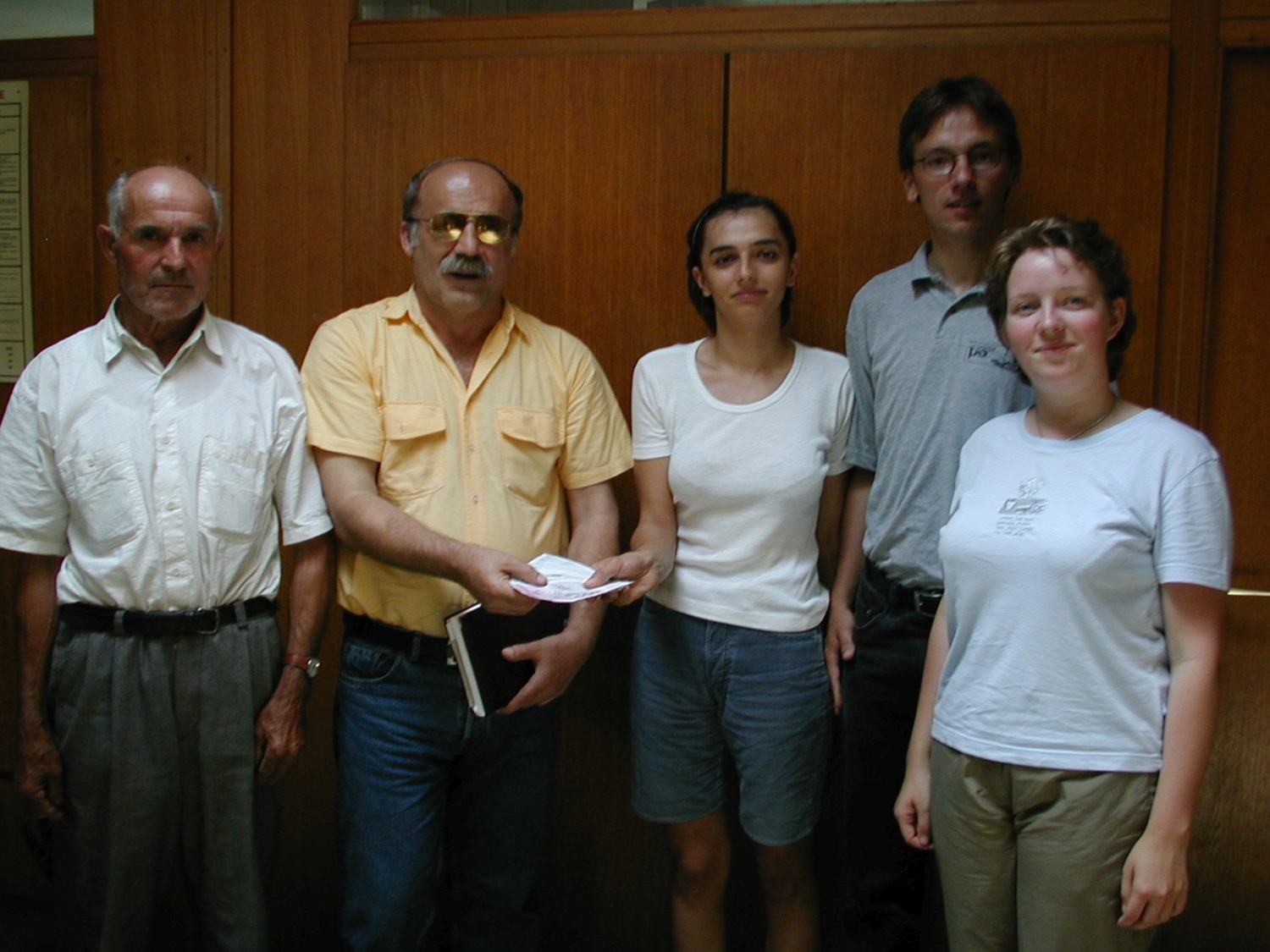 Juni 2000: Milena Mandic, Uli Iberer, Sabine Schnellinger (nicht auf dem Foto: Christina Hohlbein; mit Stationen und Begegnungen in Tomina, Slavonski Brod, Korace)